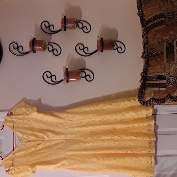 Dress - Picture 2 of 2